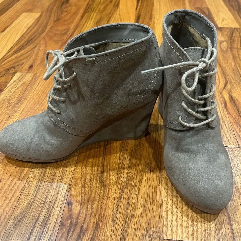 Women's Arizona Jeans Platfrom, Nude‎ shoes, Suede, Size 7